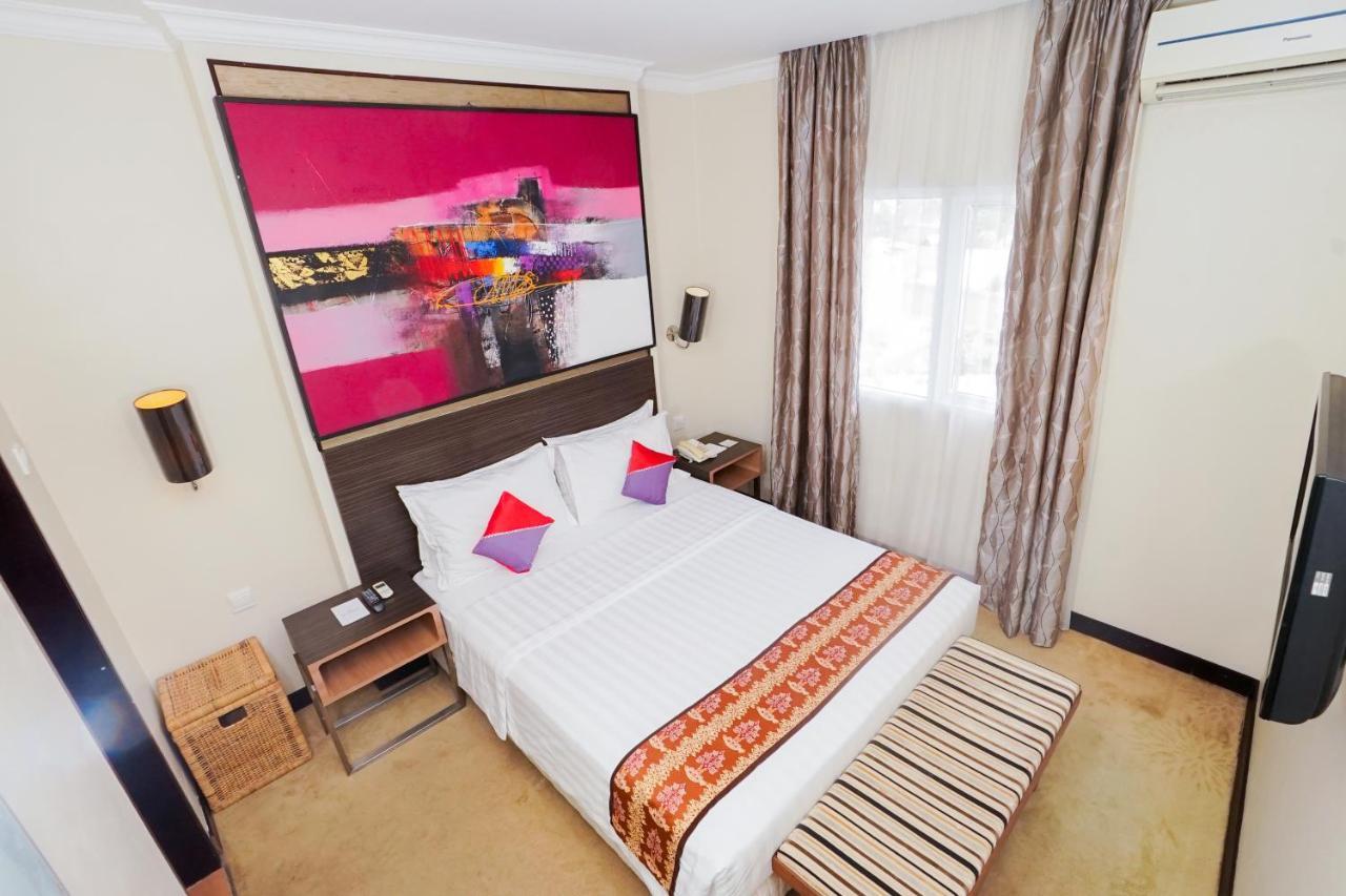 Brits Hotel Pangkalanbuun Dış mekan fotoğraf